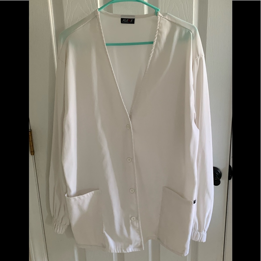 L/XL Flexx Nursing jacket for sale. In excellent